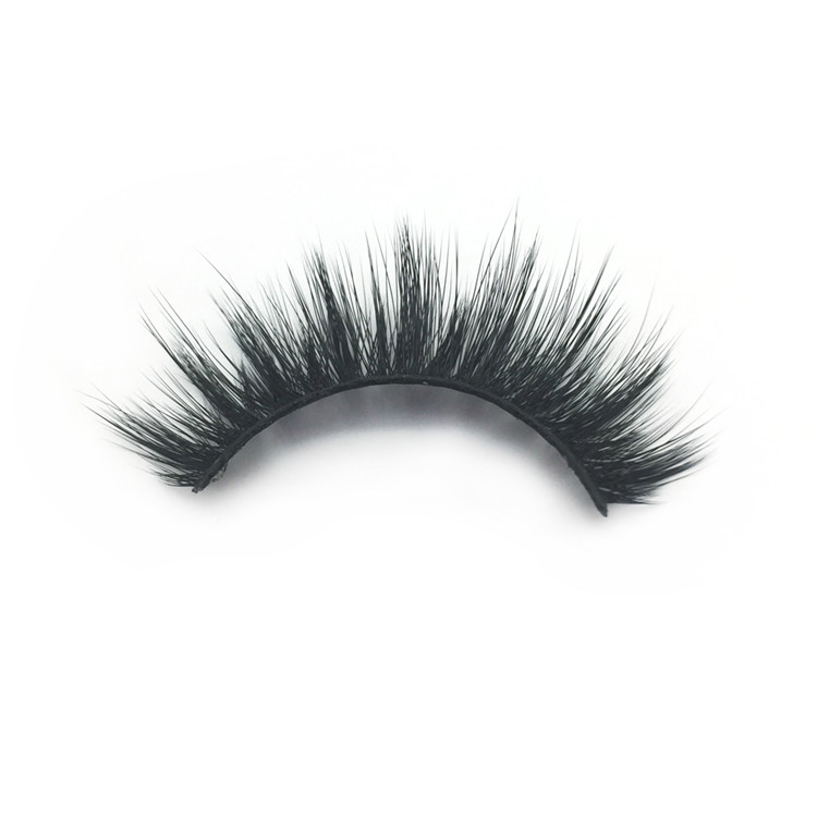 silk strip eyelashes.jpg